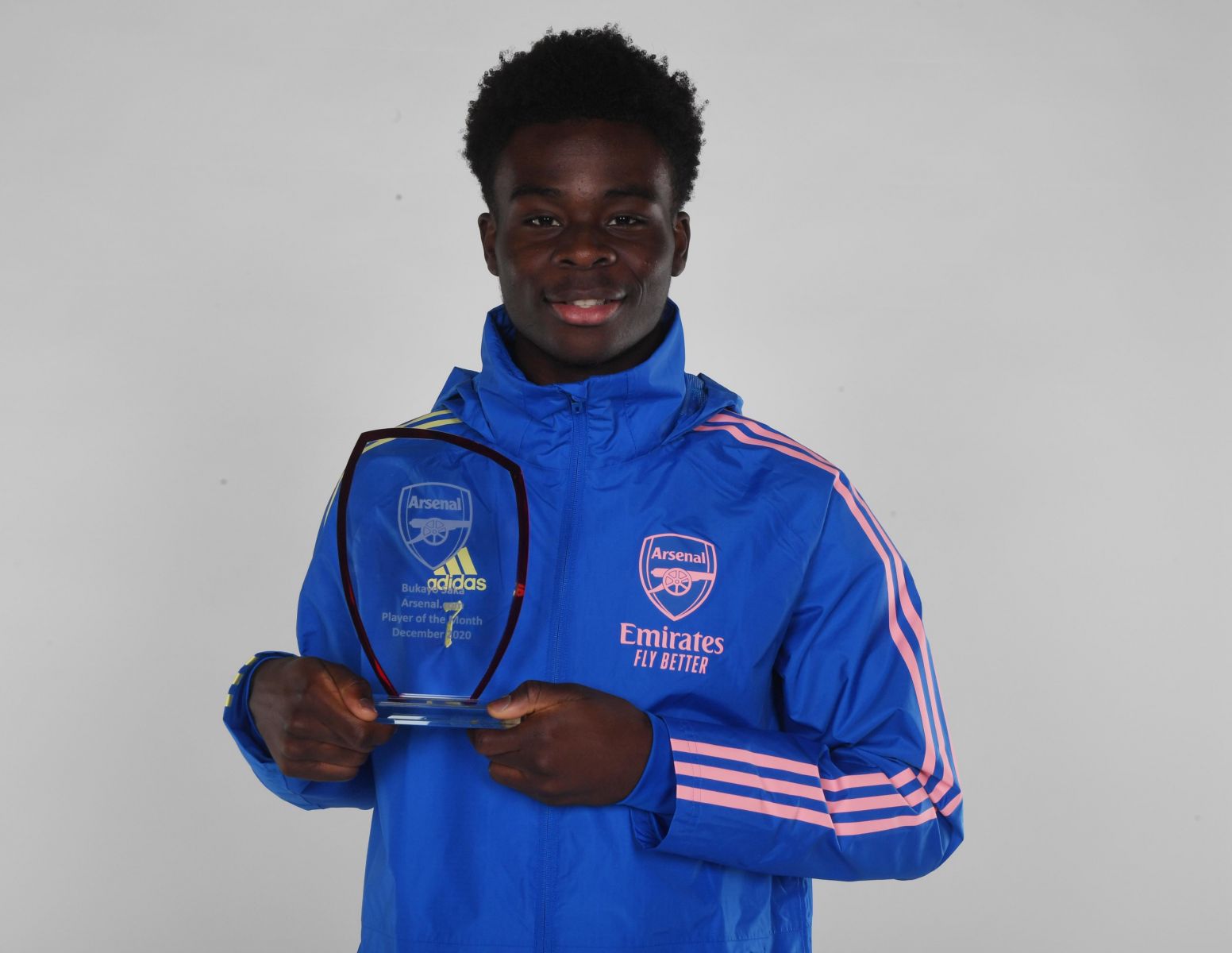 Saka foi eleito o melhor jogador de Dezembro pelo clube londrino (Foto: Twitter Oficial do Arsenal)